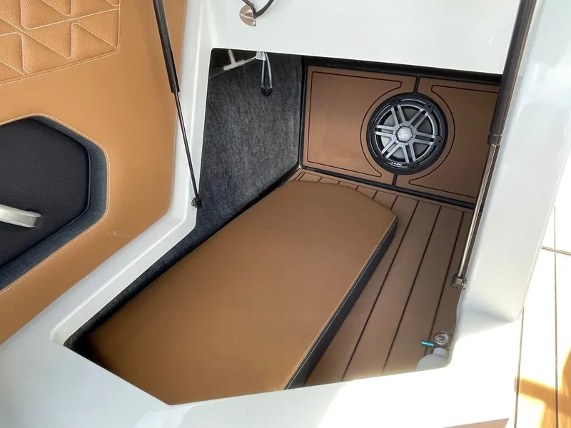 Slide: The Image of Nautique GS24 2025 - 32