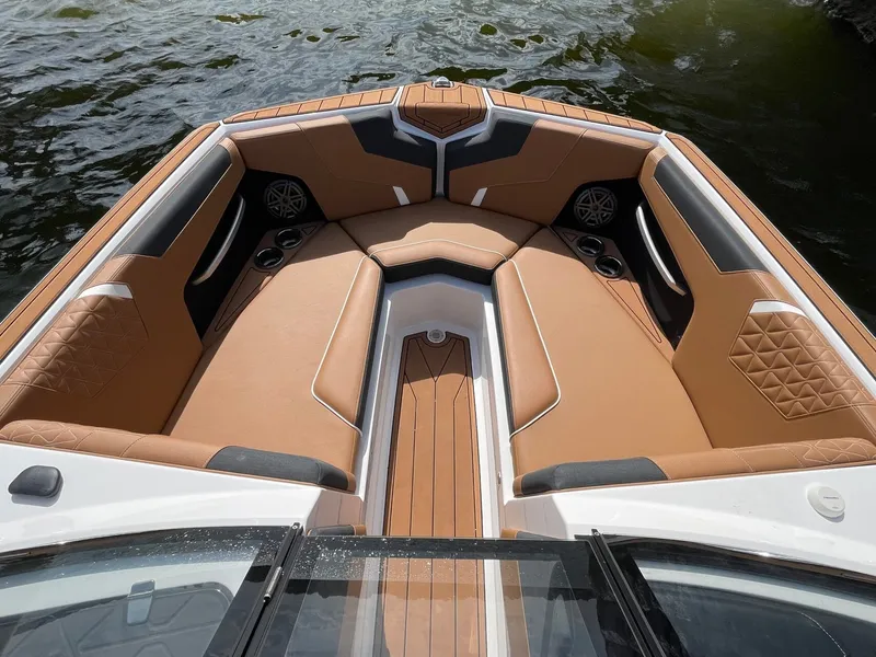 Slide: The Image of Nautique GS24 2025 - 34