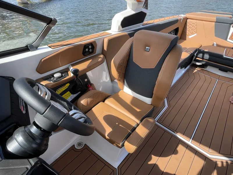 Slide: The Image of Nautique GS24 2025 - 38