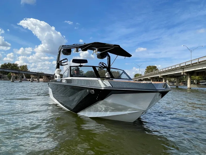 Slide: The Image of Nautique GS24 2025 - 9