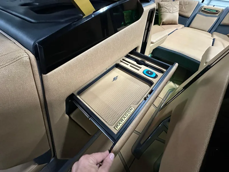 Slide: The Image of Nautique Paragon G25 2025 - 26