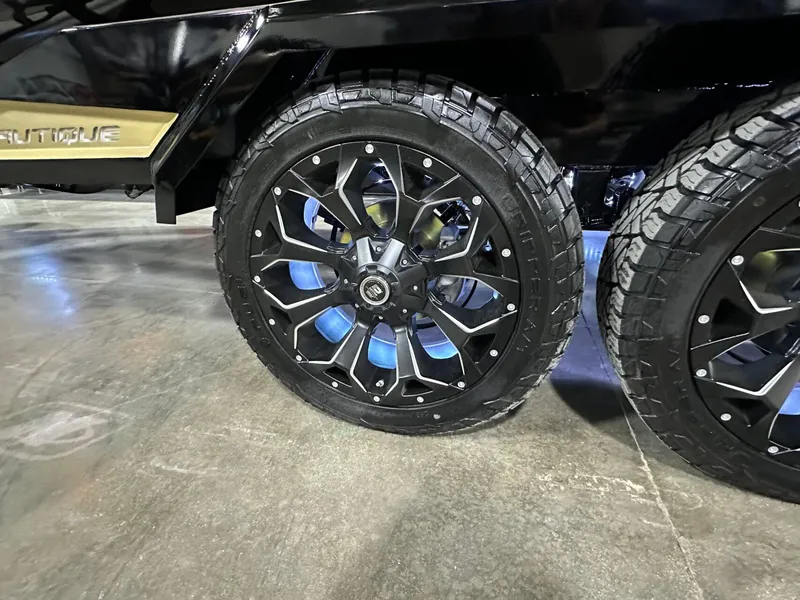 Slide: The Image of Nautique Paragon G25 2025 - 29