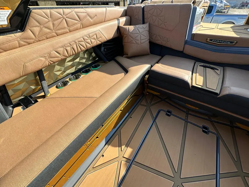 Slide: The Image of Nautique Paragon G25 2025 - 33