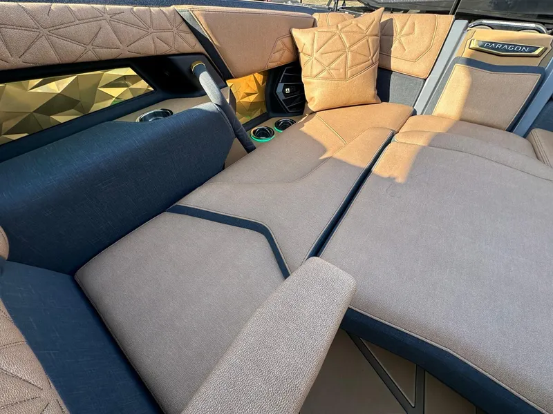 Slide: The Image of Nautique Paragon G25 2025 - 39