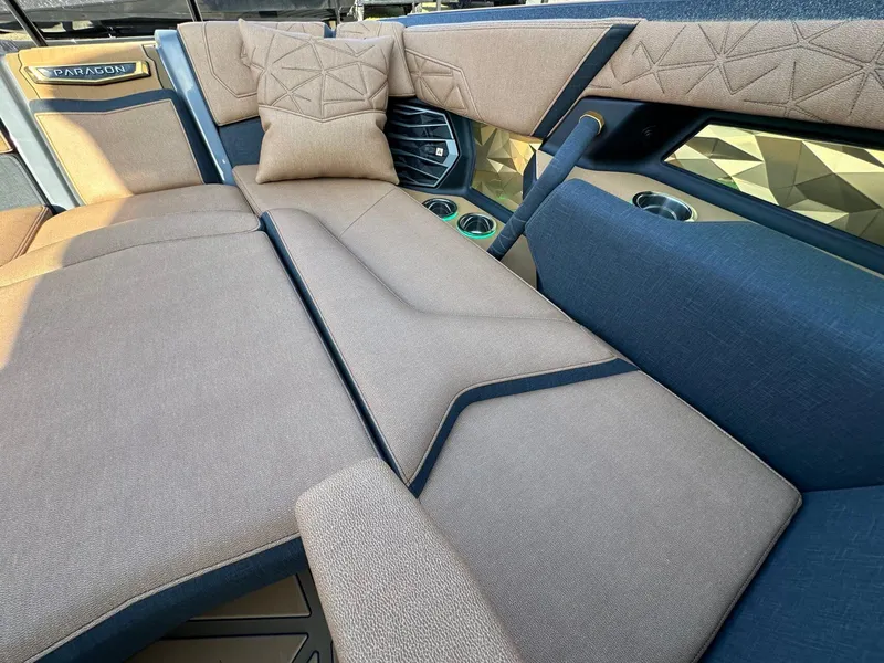 Slide: The Image of Nautique Paragon G25 2025 - 41