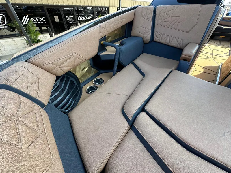 Slide: The Image of Nautique Paragon G25 2025 - 42