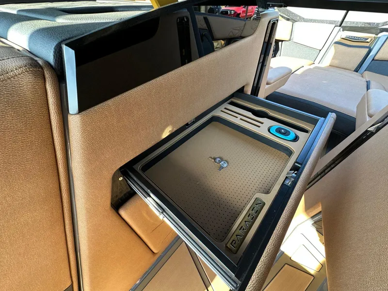 Slide: The Image of Nautique Paragon G25 2025 - 46