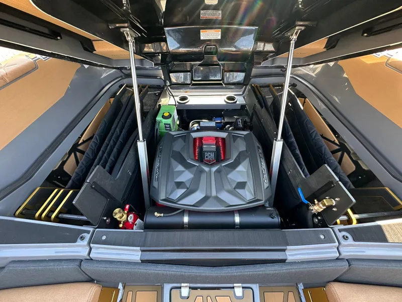 Slide: The Image of Nautique Paragon G25 2025 - 47