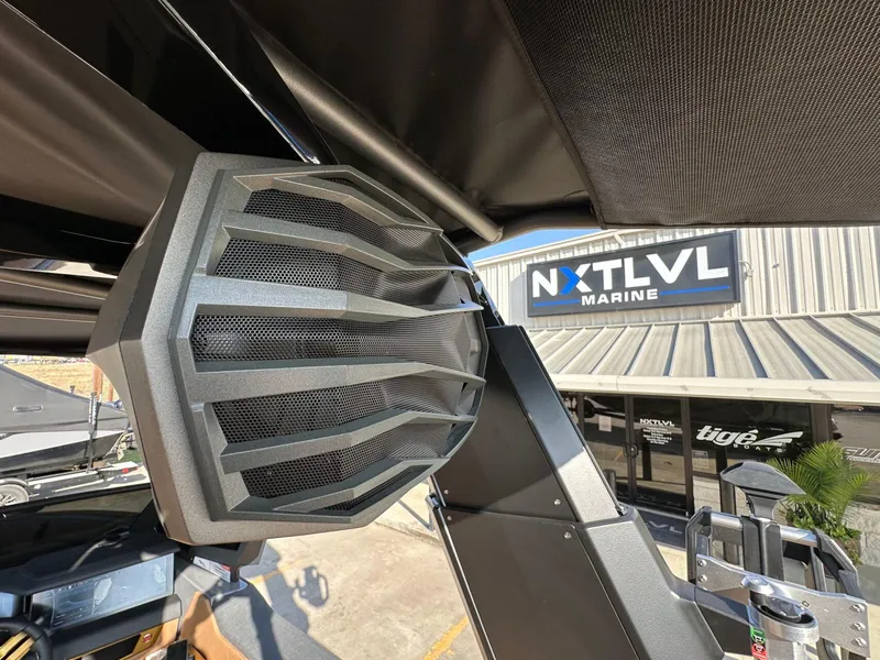 Slide: The Image of Nautique Paragon G25 2025 - 52