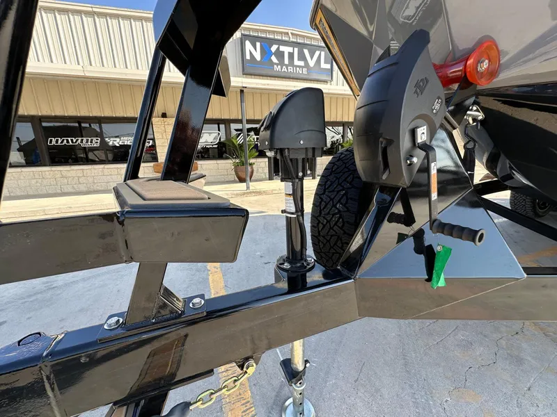 Slide: The Image of Nautique Paragon G25 2025 - 54