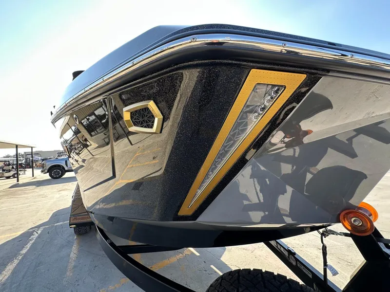 Slide: The Image of Nautique Paragon G25 2025 - 55