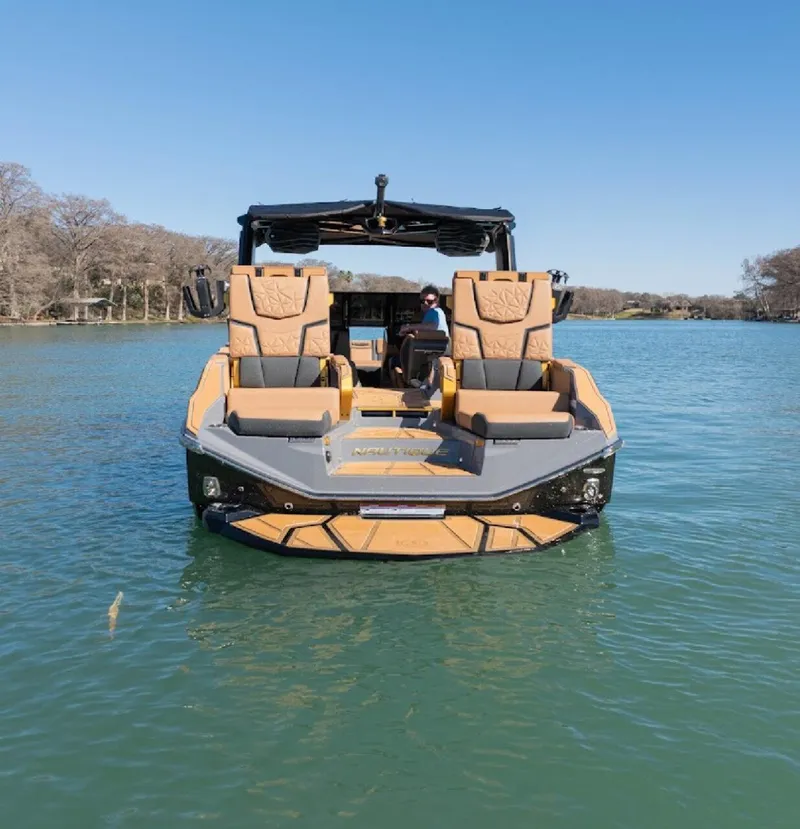 Slide: The Image of Nautique Paragon G25 2025 - 60