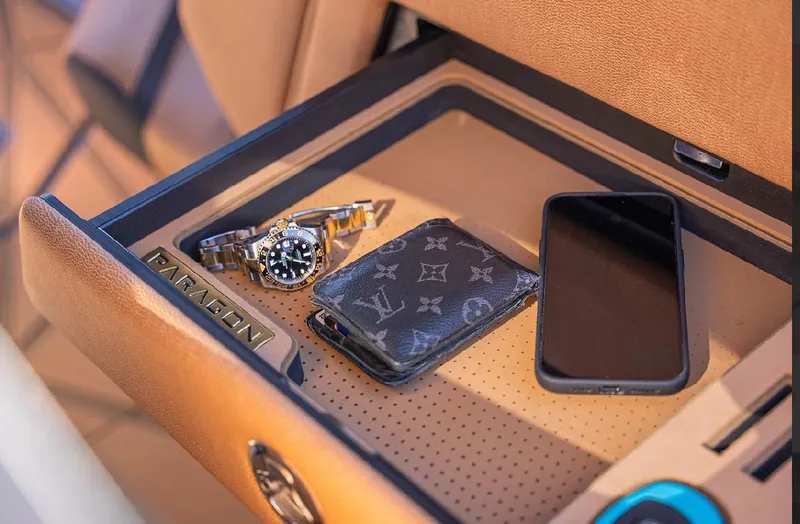 Slide: The Image of Nautique Paragon G25 2025 - 61