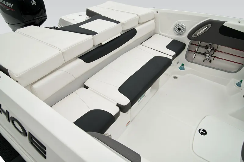 Slide: The Image of Tahoe 200 S 2025 - 60