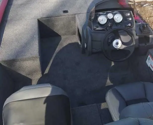 Slide: The Image of Tracker Pro 170 2025 - 66