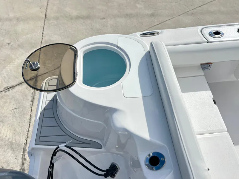 Slide: The Image of Sea Fox 248 Side Console 2025 - 55