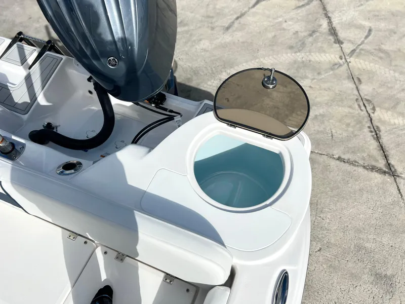 Slide: The Image of Sea Fox 248 Side Console 2025 - 56