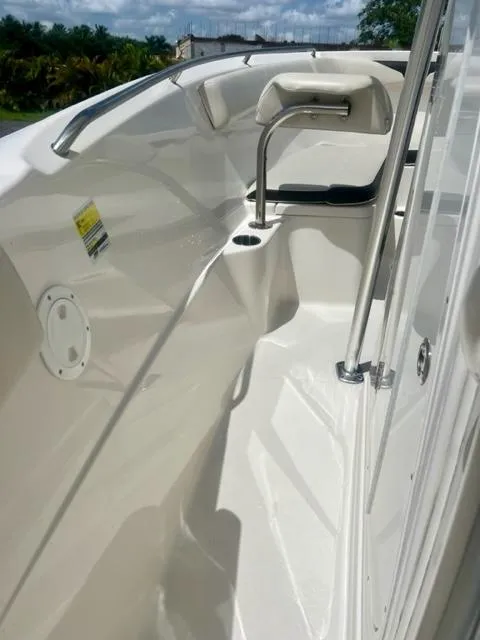 Slide: The Image of Sailfish 242 CC 2022 - 21