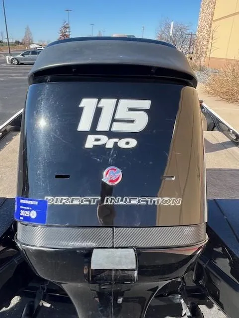 Slide: The Image of Outboard motor with "115 Pro" and "Direct Injection" labels, Nitro Z6, 2013 model. - 9