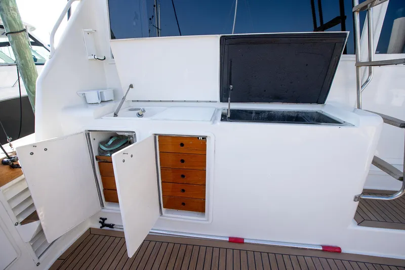 Slide: The Image of Ocean Yachts 42 Super Sport 1991 - 28