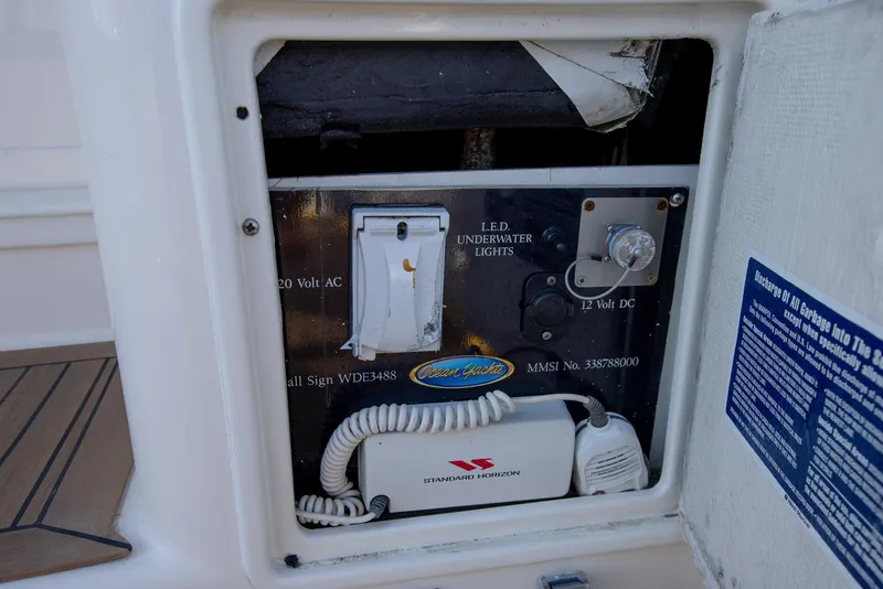 Slide: The Image of Ocean Yachts 42 Super Sport 1991 - 32