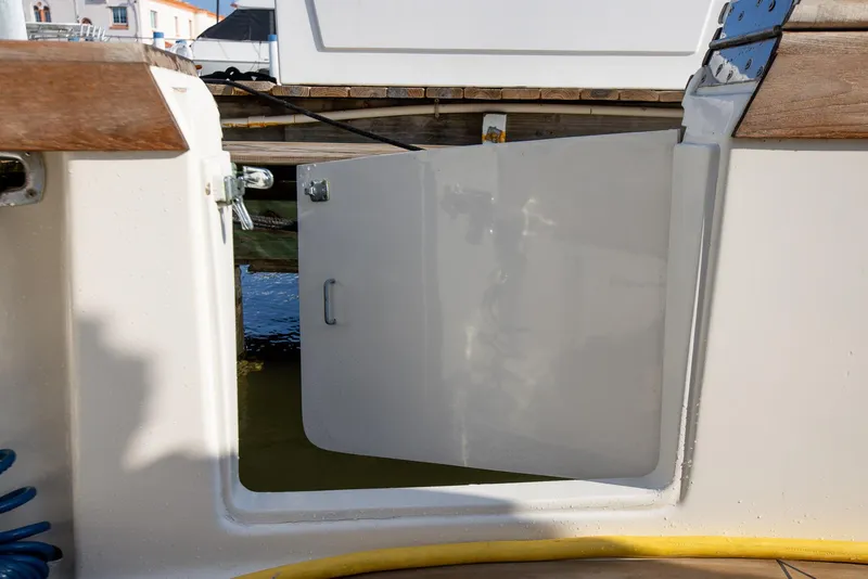 Slide: The Image of Ocean Yachts 42 Super Sport 1991 - 35