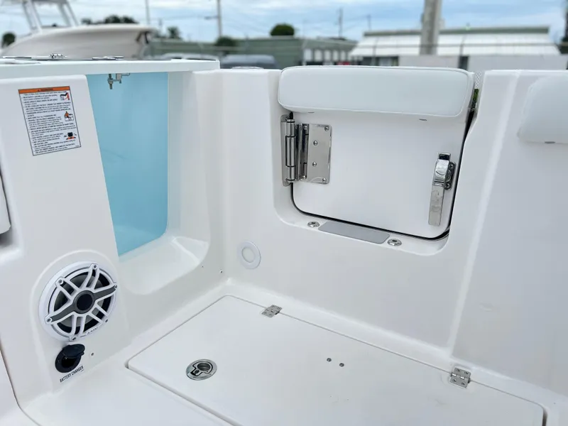 Slide: The Image of Sea Fox 288 Traveler 2025 - 56