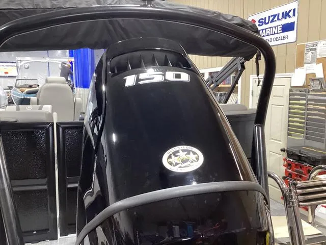 Slide: The Image of Premier 220 Sunscape RF 2025 - 4