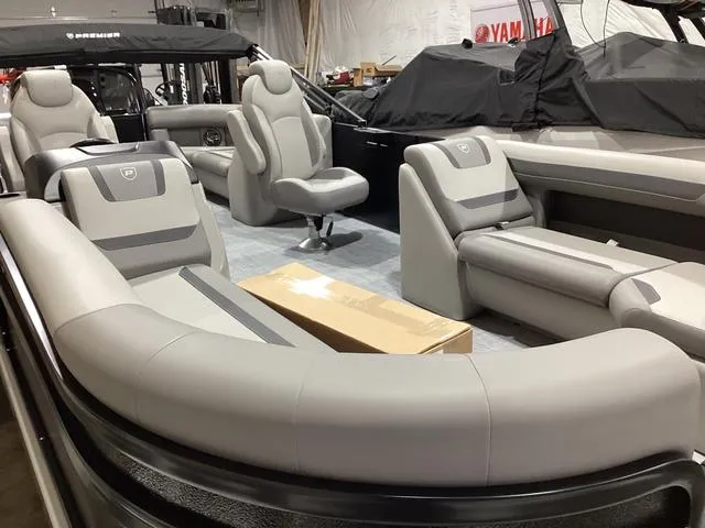 Slide: The Image of Premier 220 Sunscape RF 2025 - 9