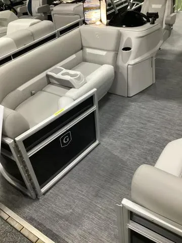 Slide: The Image of Godfrey Xperience 2286 SFLX 2025 - 5