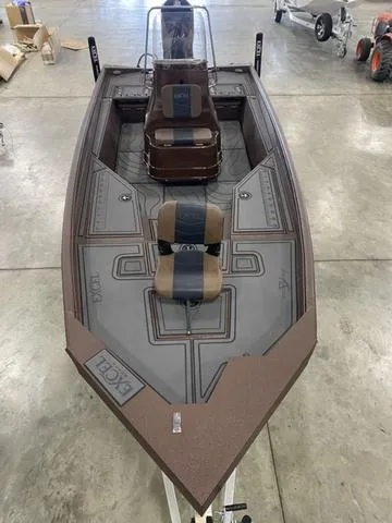 Slide: The Image of Excel Bay Pro Elite 220 2025 - 9