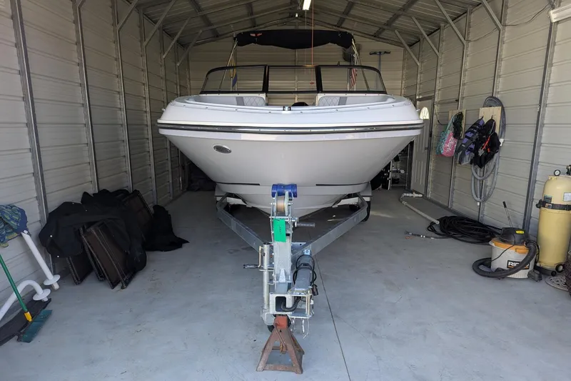 Slide: The Image of Bayliner VR6 Bowrider OB 2023 - 4