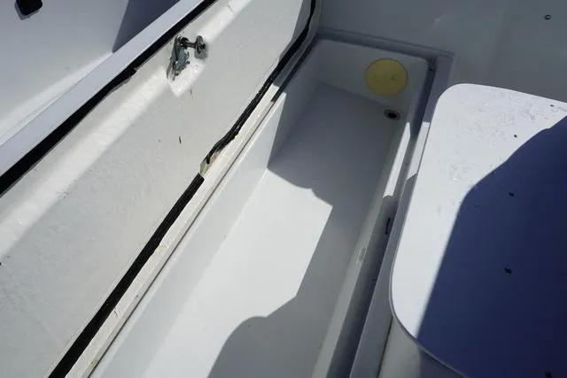 Slide: The Image of Other 2665 CANYON RUNNER 2008 - 10