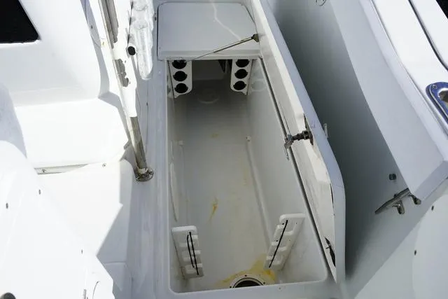 Slide: The Image of Other 2665 CANYON RUNNER 2008 - 17