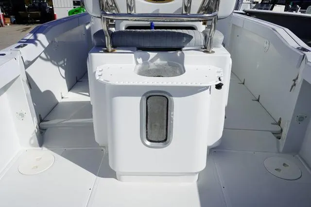 Slide: The Image of Other 2665 CANYON RUNNER 2008 - 19