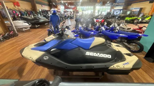 Slide: The Image of Sea-Doo SPARK 1-UP 900 ACE 90 TRIXX 2025 - 3