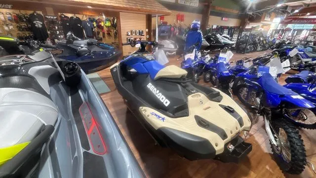 Slide: The Image of Sea-Doo SPARK 1-UP 900 ACE 90 TRIXX 2025 - 4