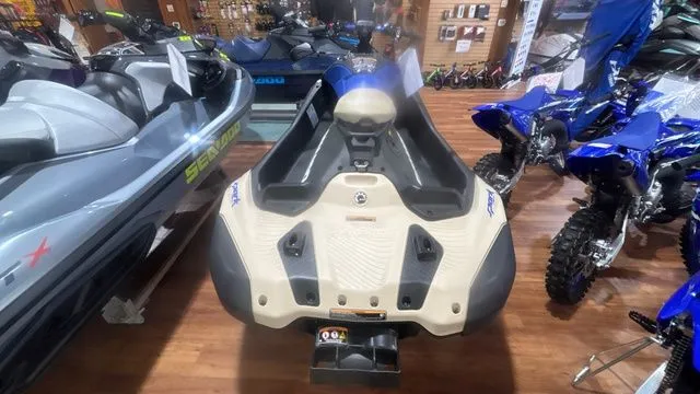 Slide: The Image of Sea-Doo SPARK 1-UP 900 ACE 90 TRIXX 2025 - 5