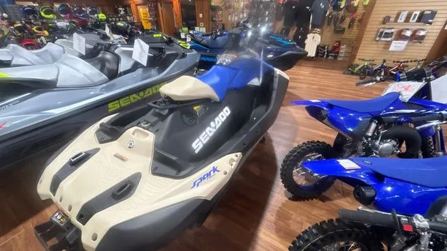 Slide: The Image of Sea-Doo SPARK 1-UP 900 ACE 90 TRIXX 2025 - 6