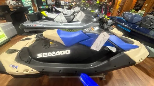 Slide: The Image of Sea-Doo SPARK 1-UP 900 ACE 90 TRIXX 2025 - 7