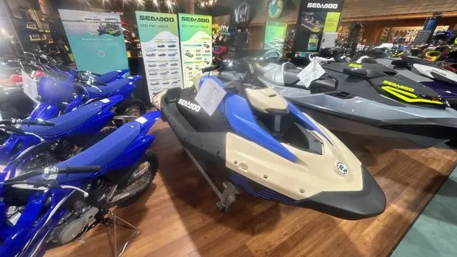 Slide: The Image of Sea-Doo SPARK 1-UP 900 ACE 90 TRIXX 2025 - 8