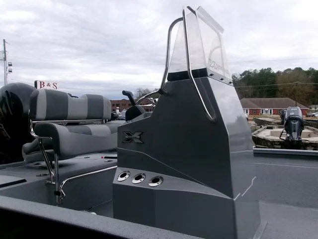 Slide: The Image of Xpress H210B 2025 - 11