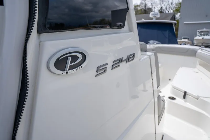 Slide: The Image of Pursuit S 248 Sport 2025 - 2