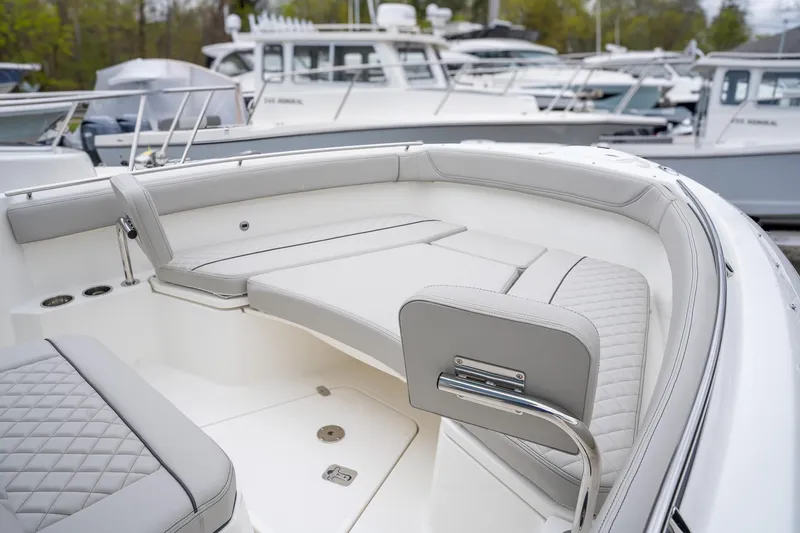 Slide: The Image of Pursuit S 268 Sport 2025 - 19