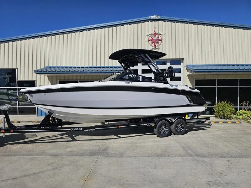 Slide: The Image of Cobalt R8 Surf 2025 - 10