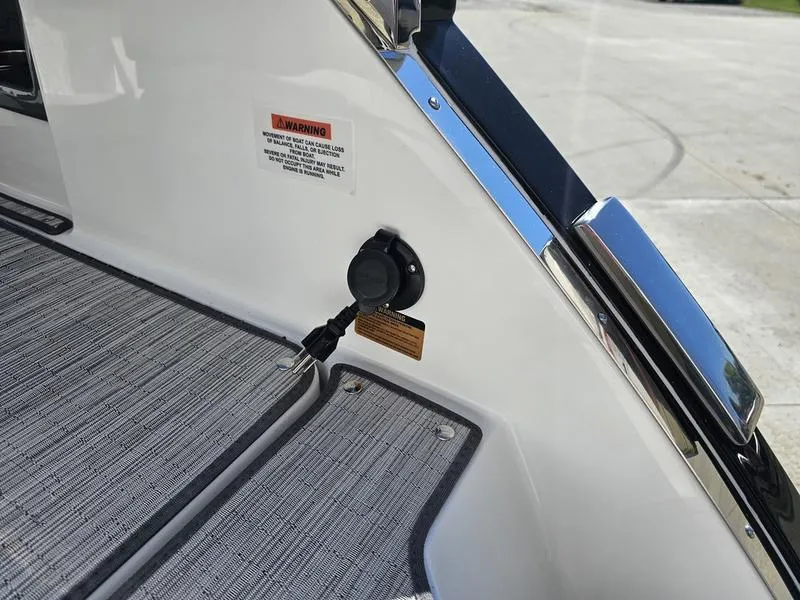 Slide: The Image of Cobalt R8 Surf 2025 - 27