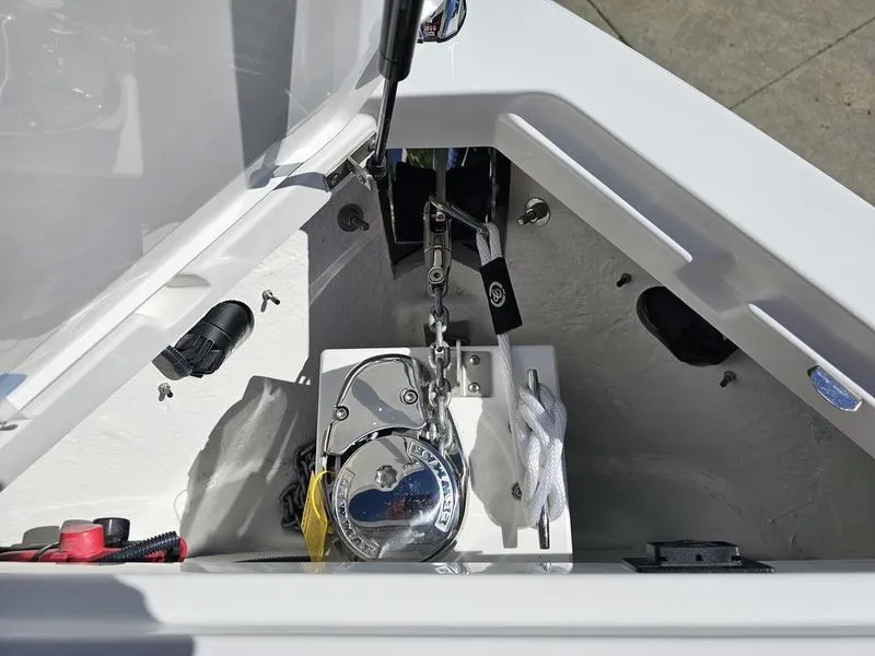 Slide: The Image of Cobalt R8 Surf 2025 - 29