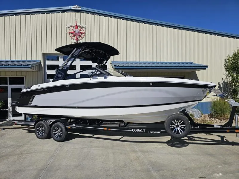 Slide: The Image of Cobalt R8 Surf 2025 - 3