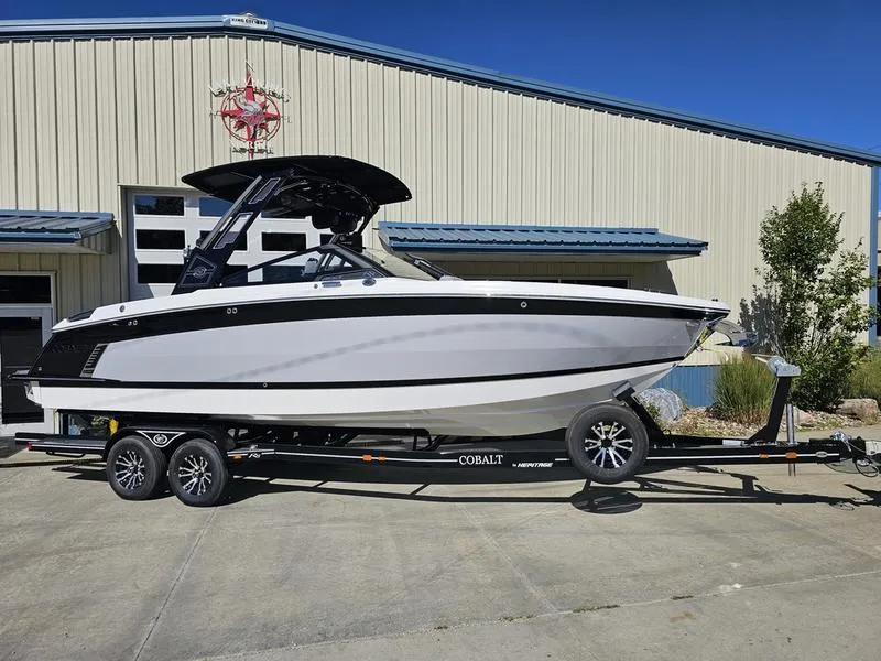 Slide: The Image of Cobalt R8 Surf 2025 - 5