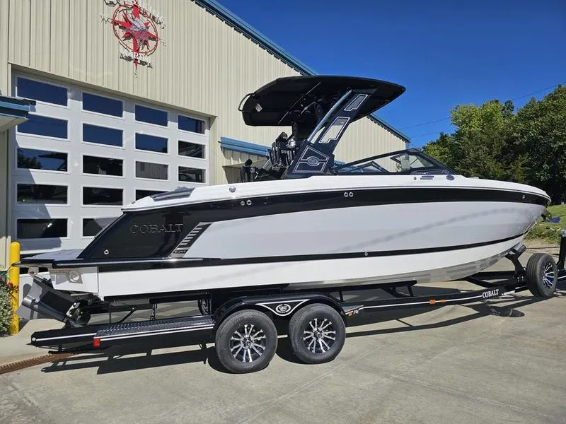 Slide: The Image of Cobalt R8 Surf 2025 - 6